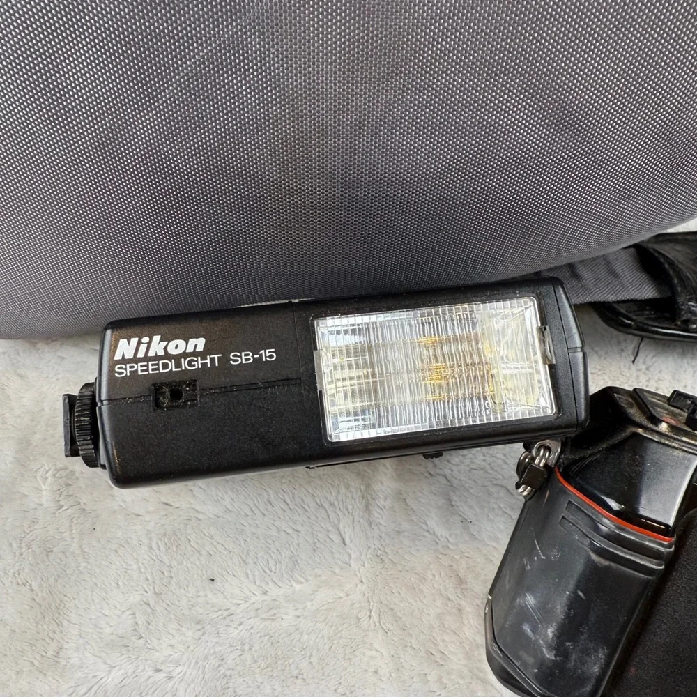 Nikon N2000 35mm Film SLR Camera‎ w/ Nikon Lens Series E 50mm 1:1.8 & Flash